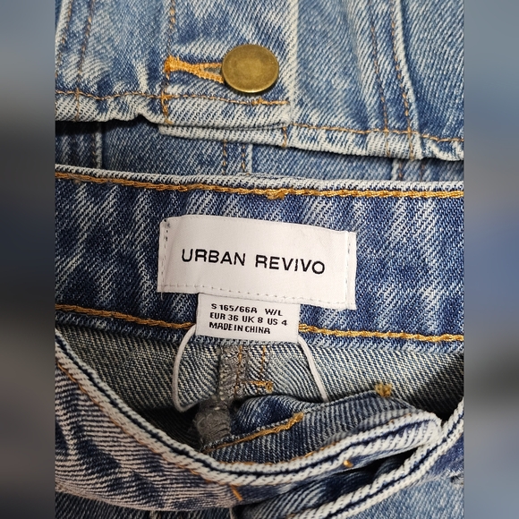 Pinafore Denim Cutout Dress. Urban Revivo - Picture 12 of 14